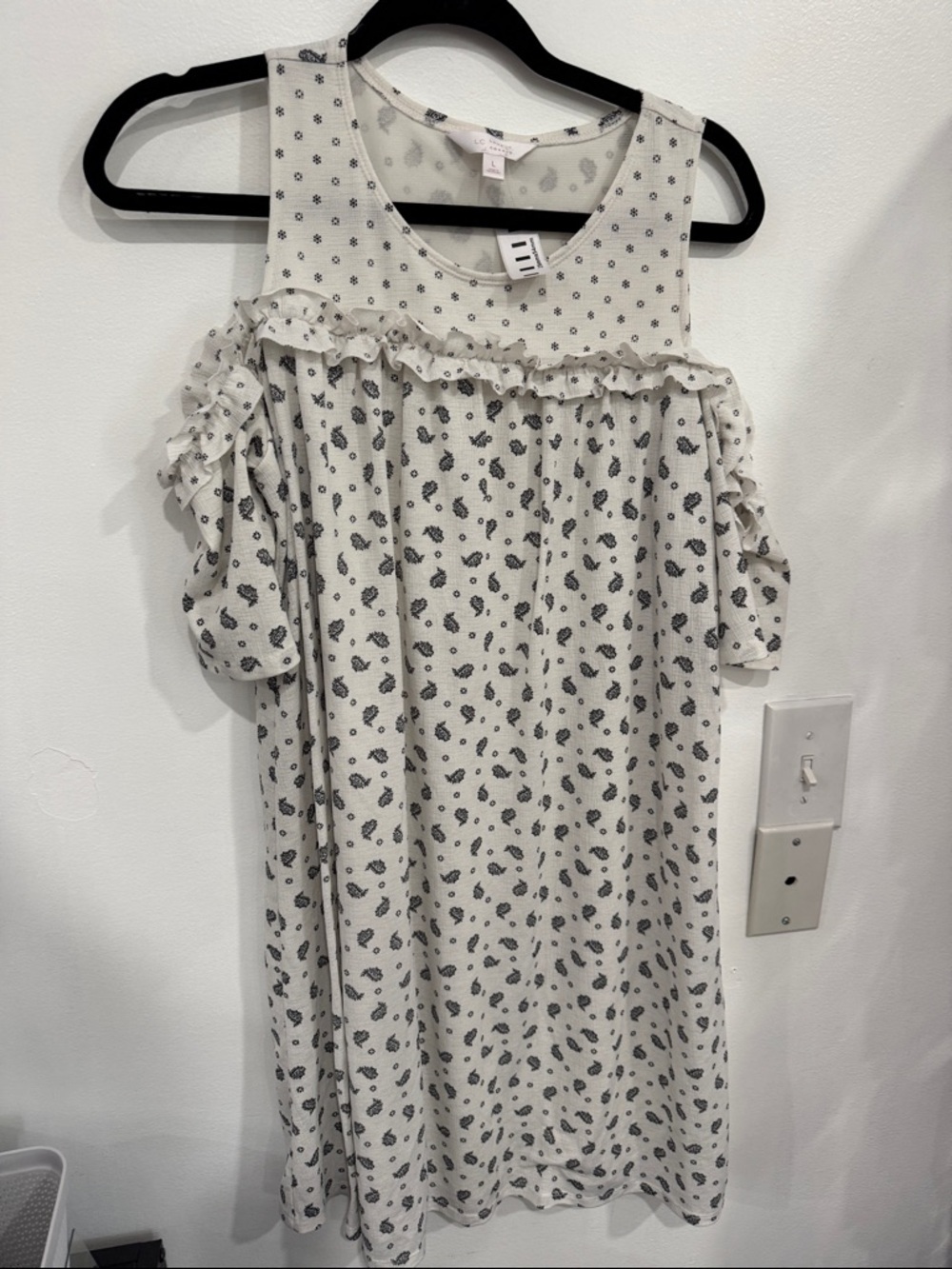 LC Lauren Conrad Cream Floral Cold-Shoulder Ruffle Dress